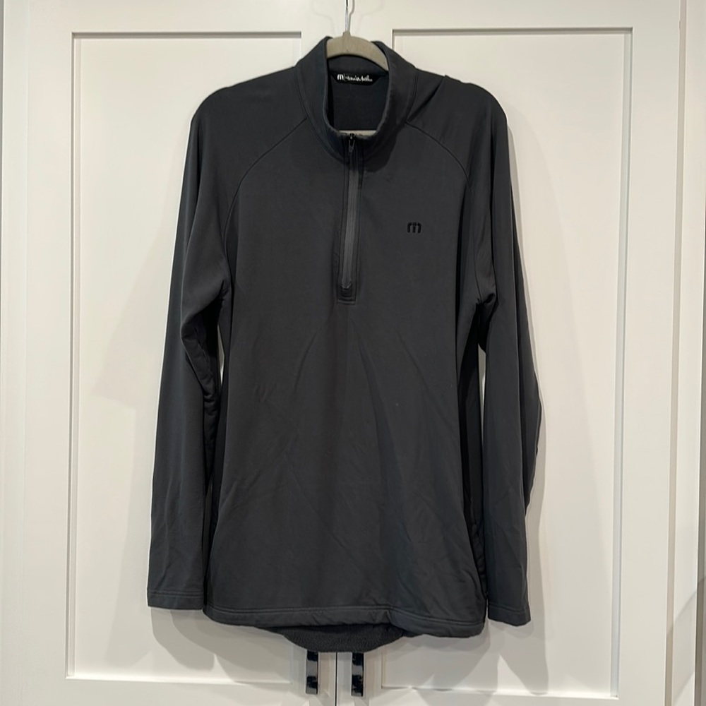 Travis Mathew pull over Dk Grey 1/3 zip Medium